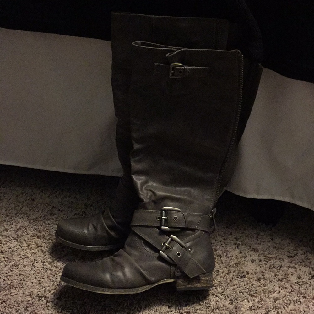 Gray Carlos Santana boots